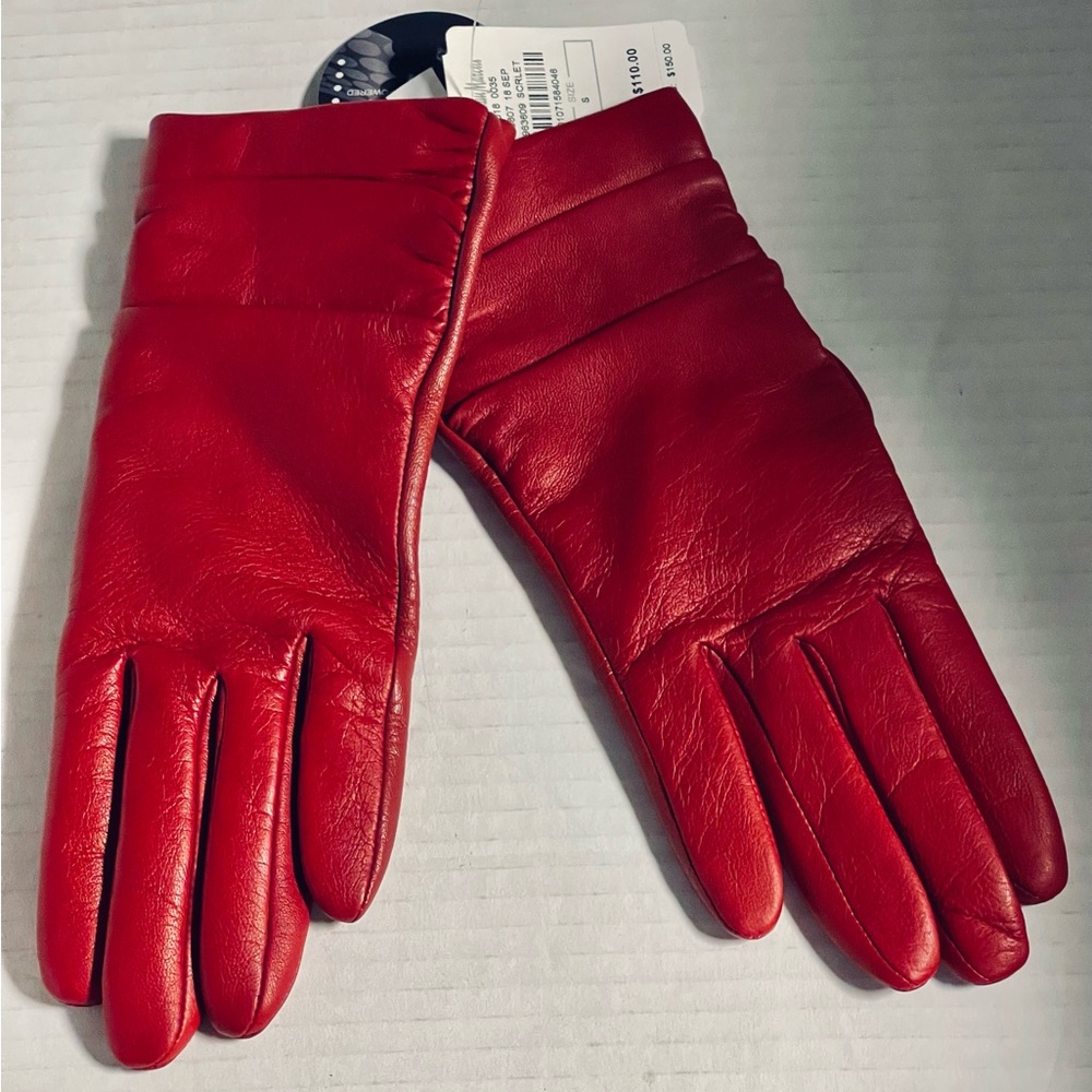 NEIMAN MARCUS WOMEN LEATHER RED GLOVES SIZE S